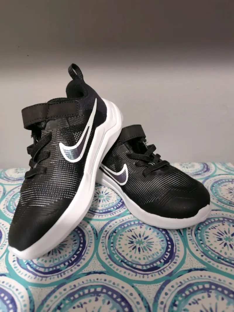 Zapatillas deportivas negras para niños Nike Downshifter 12 - 2