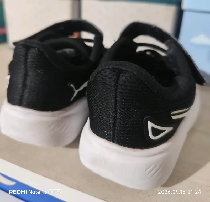 Zapatillas deportivas negras Puma para niños - 2