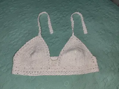 Top de crochet blanco para mujer - miniatura 1