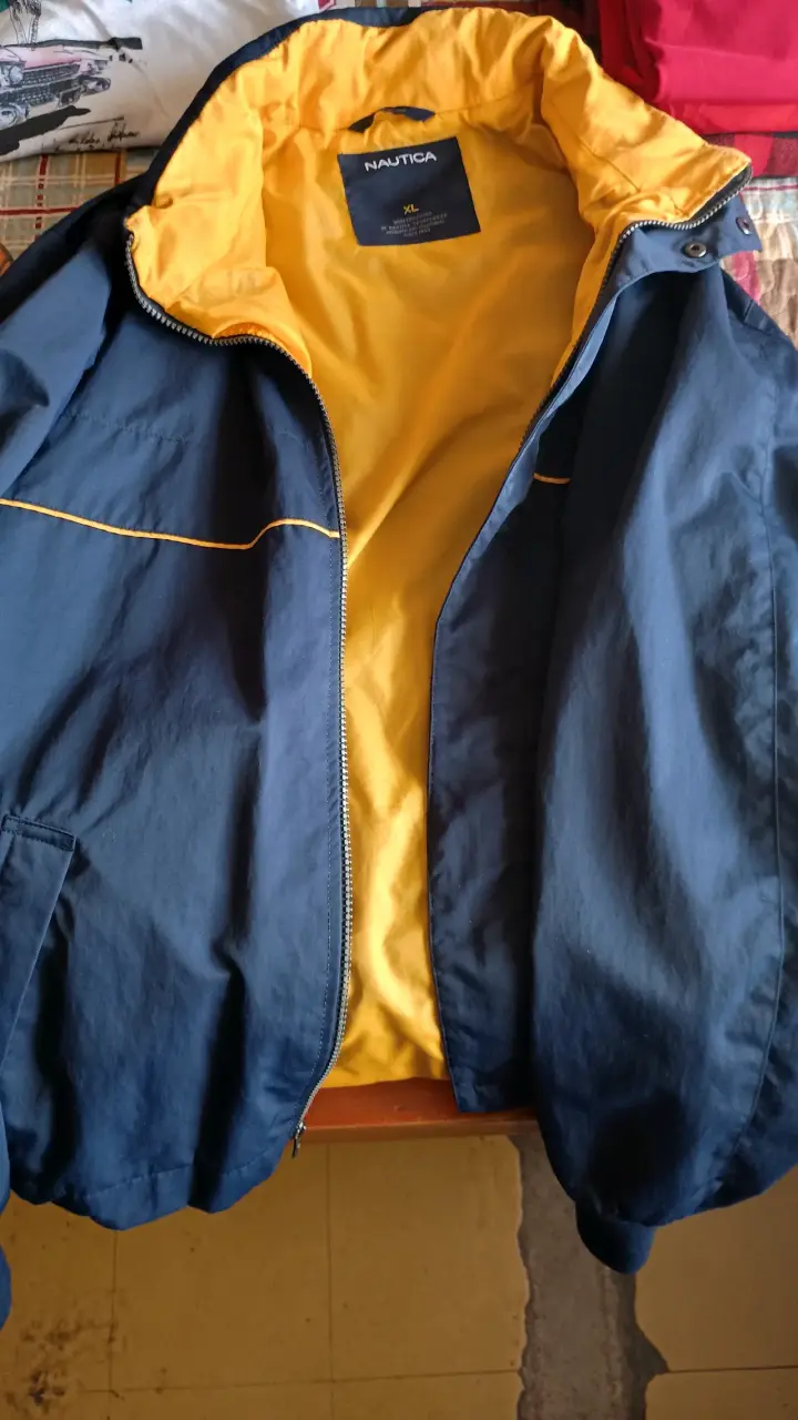 Chaqueta Nautica azul con interior amarillo - 2