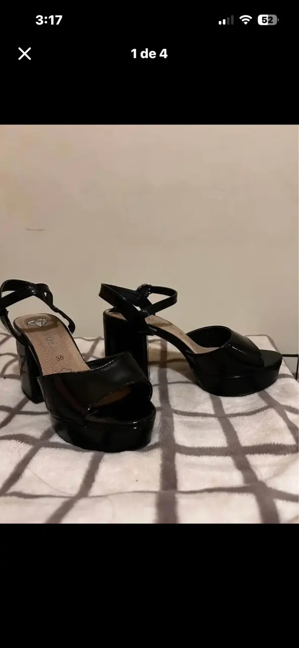 Sandalias de charol negro con plataforma - 1