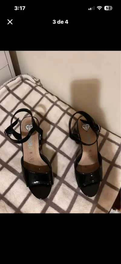 Sandalias de charol negro con plataforma - miniatura 3