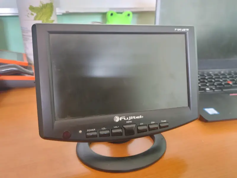 Televisor portátil Fujitel 7 pulgadas LCD - 1