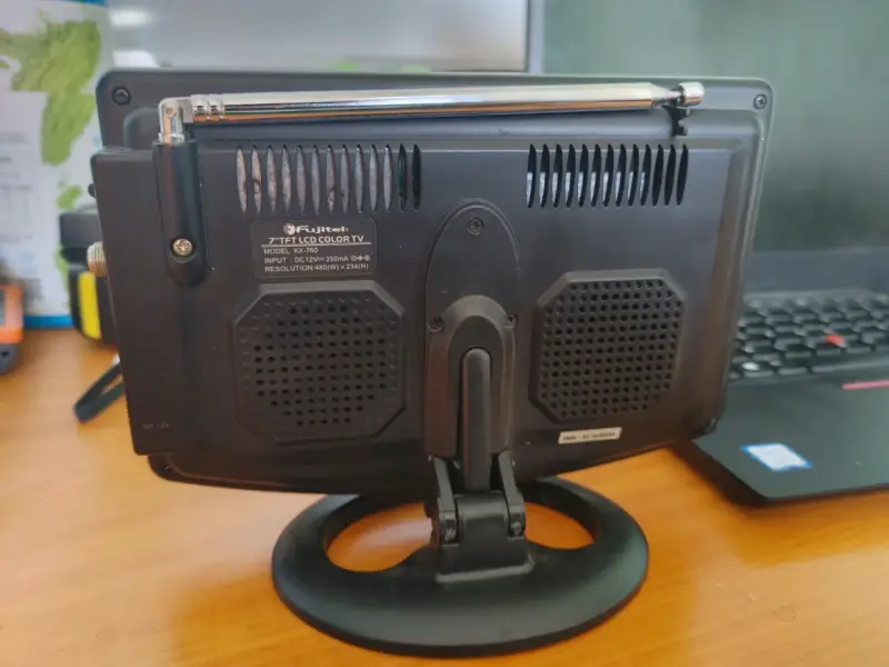 Televisor portátil Fujitel 7 pulgadas LCD - 2