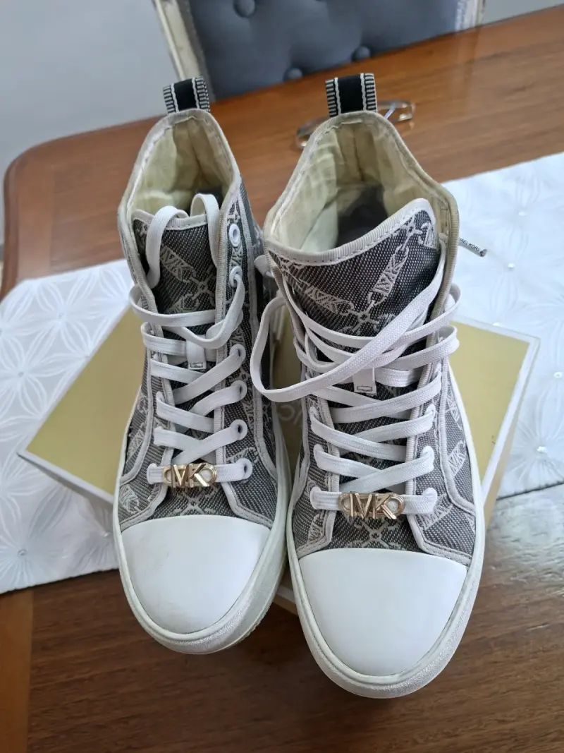 Zapatillas altas Michael Kors con diseño monograma - 4