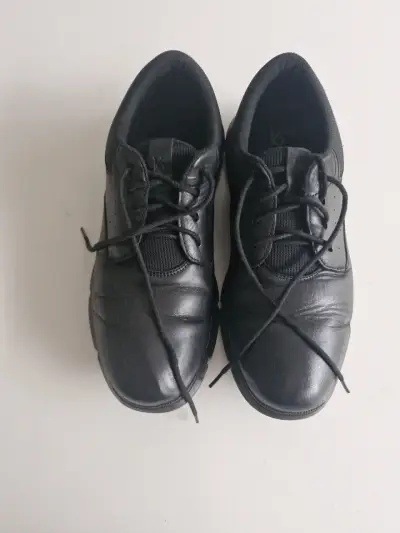 Zapatillas negras de cuero para hombre - miniatura 1