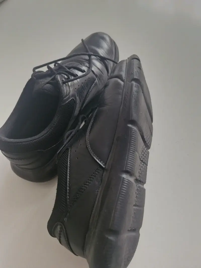 Zapatillas negras de cuero para hombre - 4