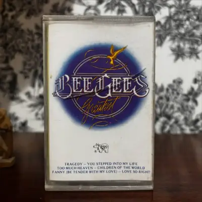 Cassette Beegees Mejores Éxitos 1989 Chile - miniatura 1