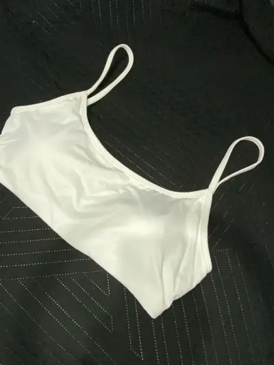 Top deportivo blanco para mujer - miniatura 2