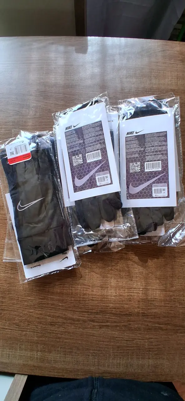 Guantes deportivos Nike Dri-FIT negros - 5