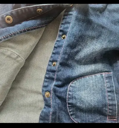 Chaqueta de mezclilla para niña con capucha - miniatura 5