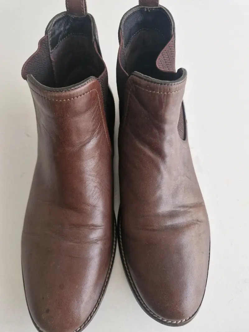 Botines de cuero marrón para hombre en buen estado - 1