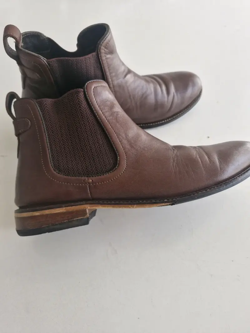Botines de cuero marrón para hombre en buen estado - 2