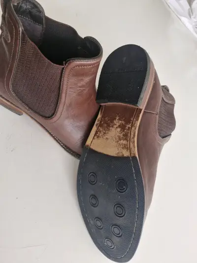 Botines de cuero marrón para hombre en buen estado - miniatura 4