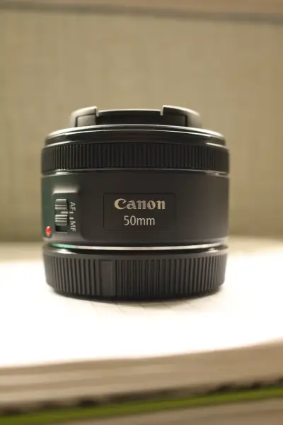Lente Canon 50mm para cámaras DSLR - miniatura 1