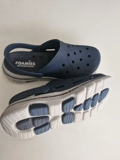 Zuecos Unisex Azul Marino Foamies Skechers - miniatura 3