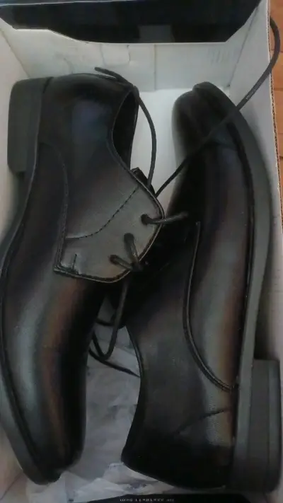 Zapatos de vestir negros para hombre - miniatura 2