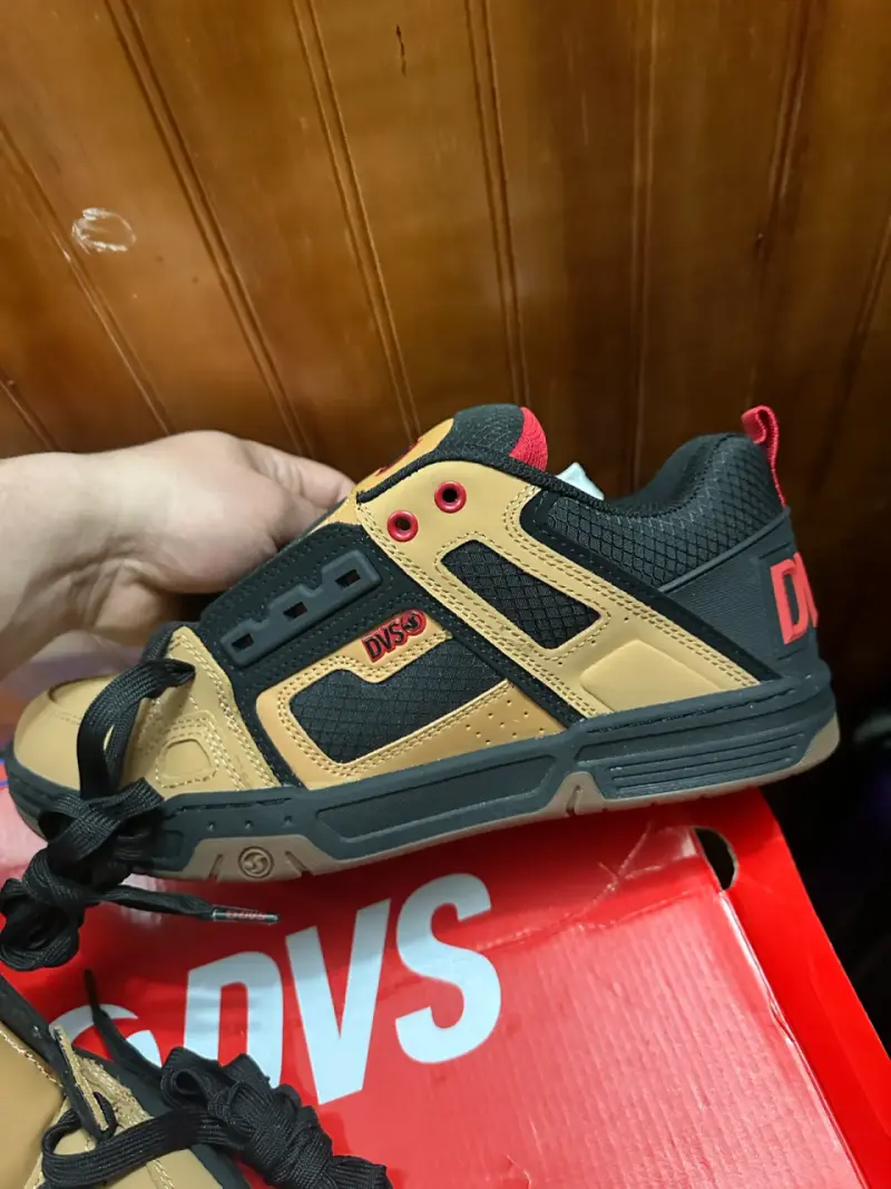 Zapatillas skate DVS marrón y negro - 2