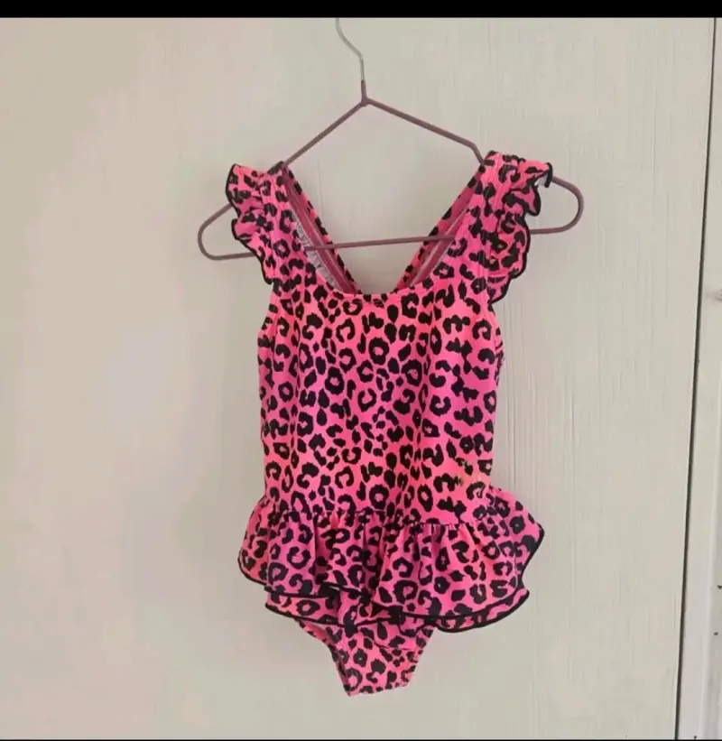 5 Trajes de baño infantil y sandalias - 3