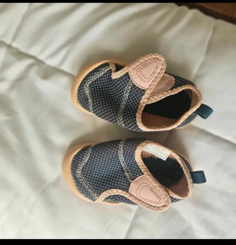 5 Trajes de baño infantil y sandalias - 6
