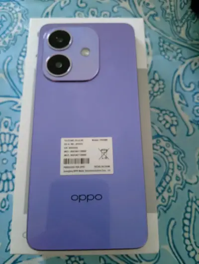 Smartphone Oppo A40 color lila con caja - miniatura 4