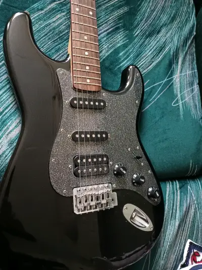 Guitarra Eléctrica Squier Stratocaster affinyNegra - miniatura 3
