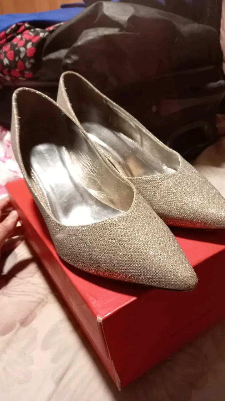 Zapatos de tacón plateados talla 40 - 2