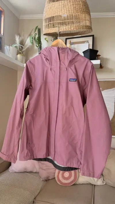 Chaqueta impermeable rosa Patagonia para mujer - miniatura 1