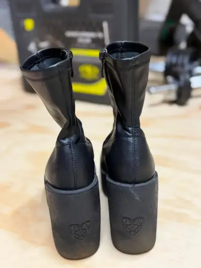 Botines de Plataforma Negros con Cierre - miniatura 1