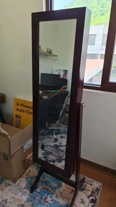 Espejo joyero de pie con almacenamiento - miniatura 1