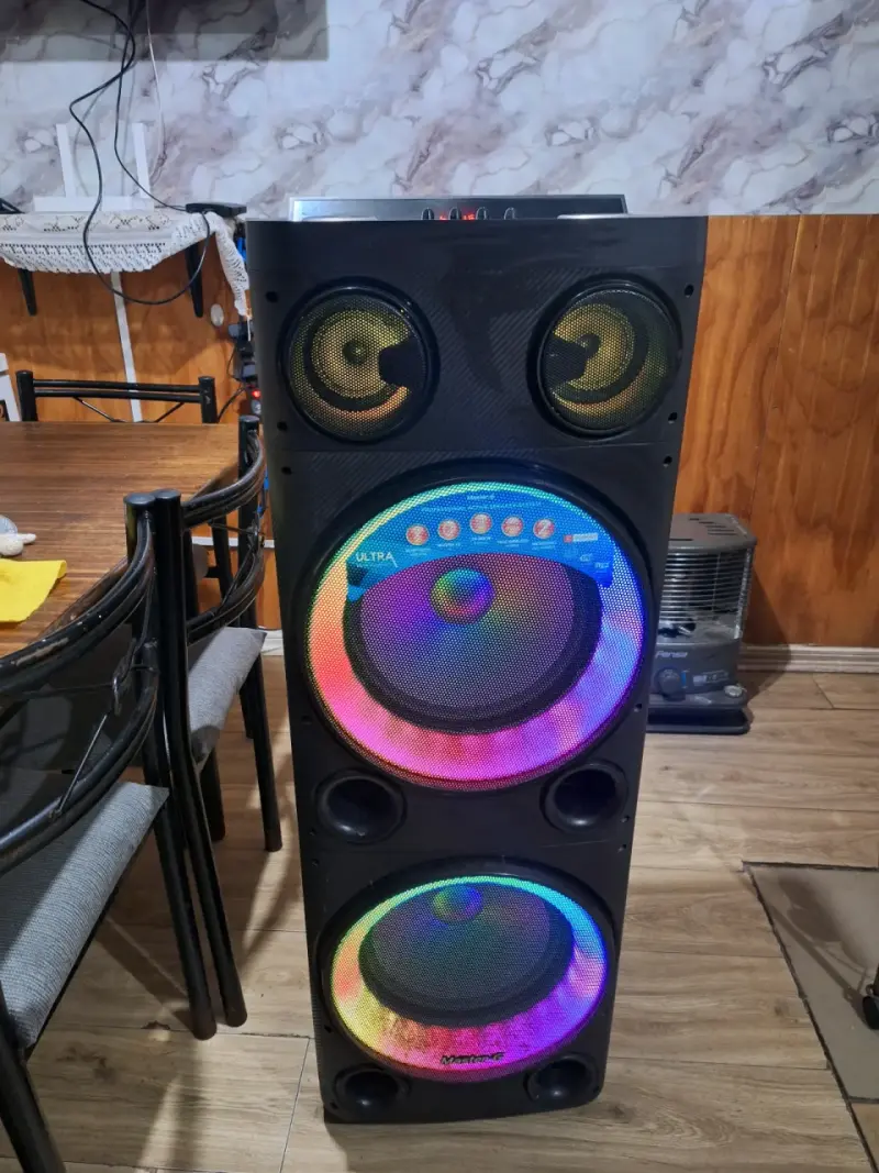 Parlante Torre Master-G con Luces LED - 2
