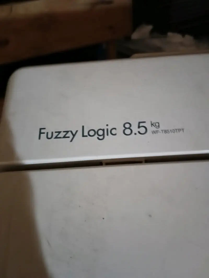 Lavadora LG Fuzzy Logic 8.5 kg en buen estado - 2