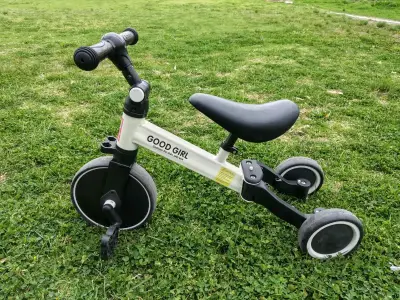 Bicicleta de equilibrio para niños Good Girl - miniatura 2