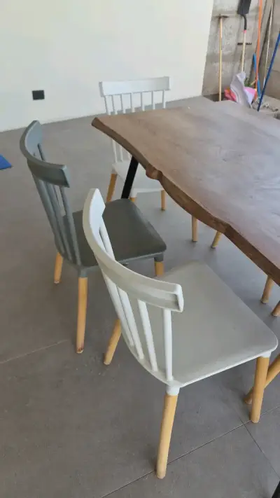Mesa de Comedor de Madera con Sillas - miniatura 4