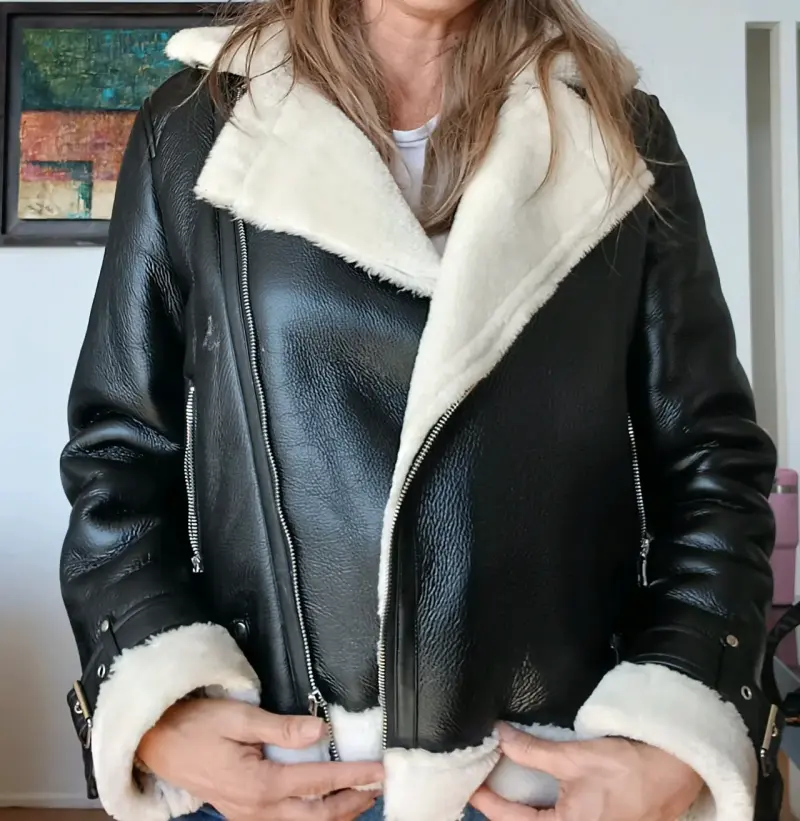 Chaqueta negra con forro de piel - 1
