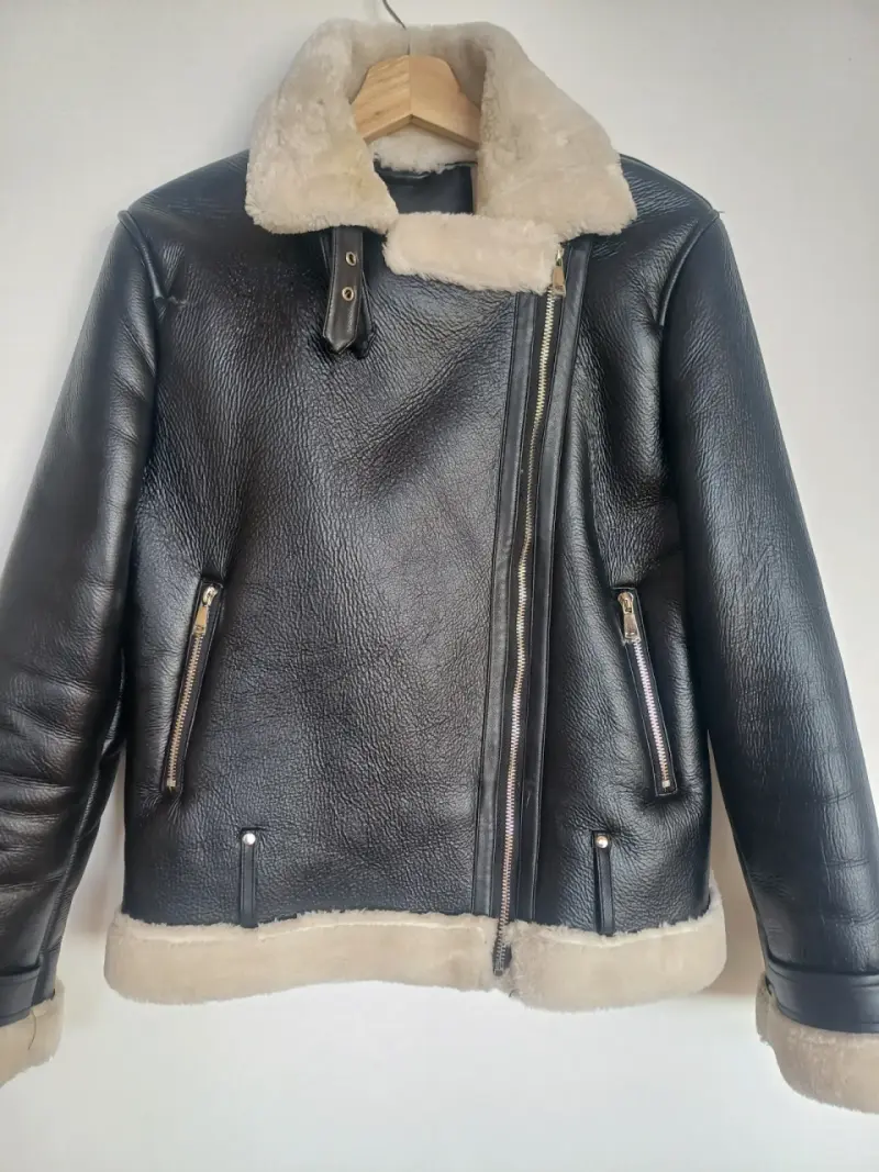 Chaqueta negra con forro de piel - 4