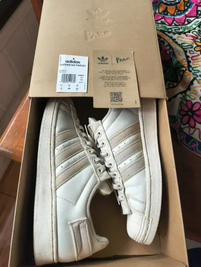 Zapatillas Adidas Superstar Parley blancas - miniatura 1