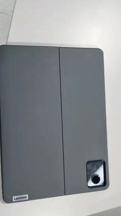 Tablet Lenovo Tab M10 con Android y accesorios - miniatura 5