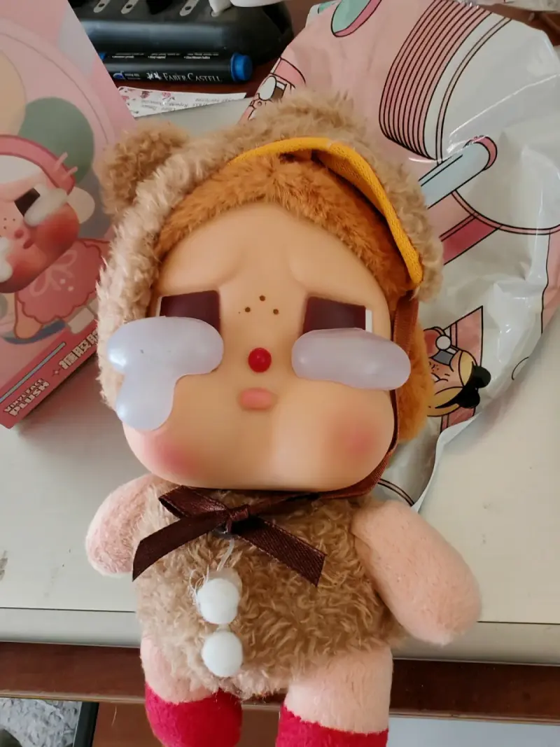 Muñeco de colección Pop Mart Cry Baby - 1