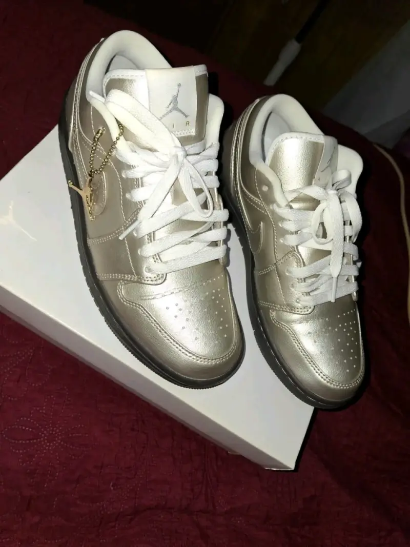 Zapatillas deportivas platedas Air Jordan - 4