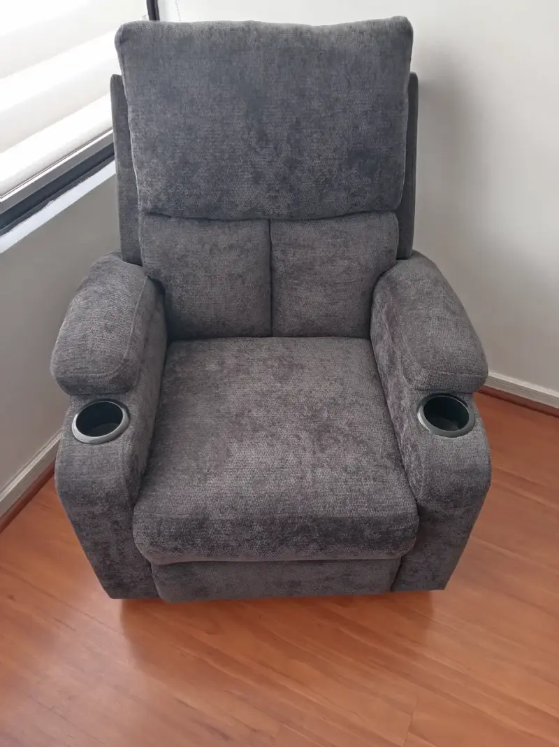 Sillón reclinable gris con portavasos - 2