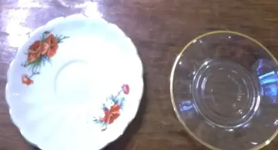 Set de platillos de porcelana y vidrio decorativos - miniatura 1