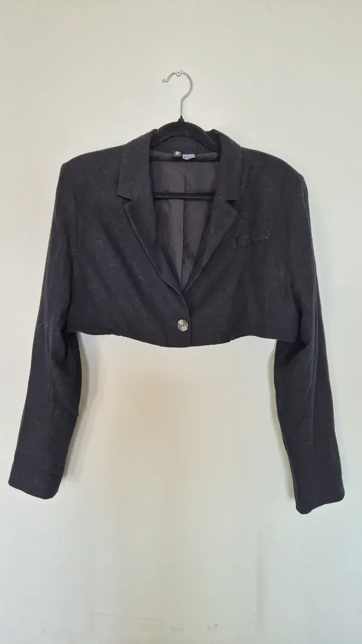 Blazer crop negro Divided H&M - 1