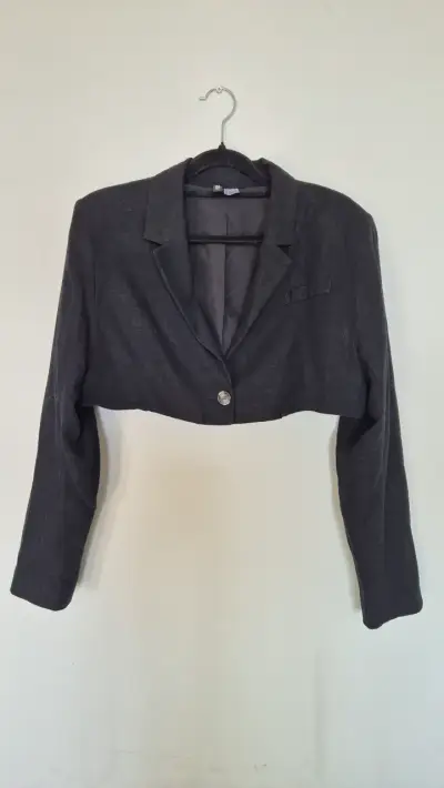 Blazer crop negro Divided H&M - miniatura 1
