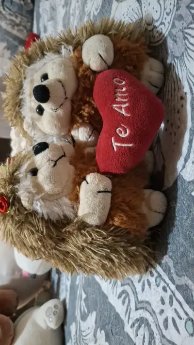 Peluches de erizos con corazón 'Te Amo' - miniatura 1