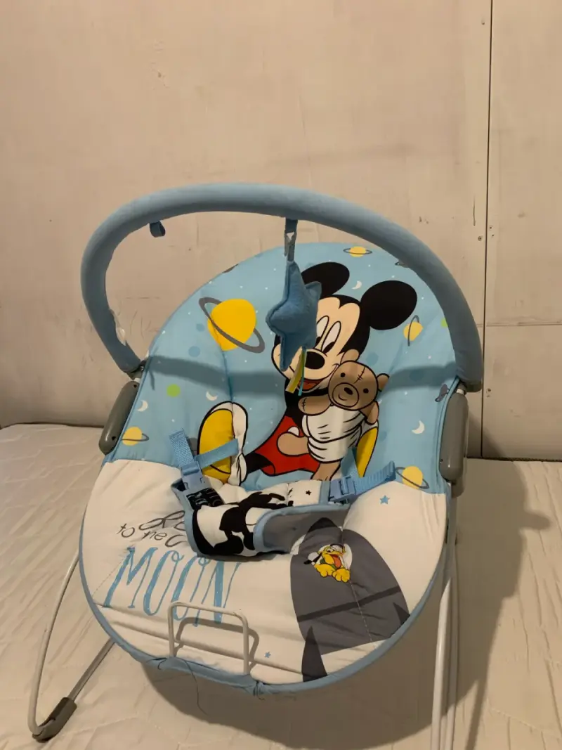 Silla Mecedora para Bebé con Diseño de Mickey - 2
