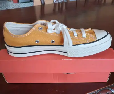 Zapatillas Converse Chuck 70 Ox Amarillas - miniatura 1