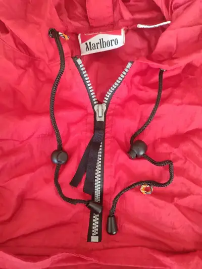 Cortaviento  Marlboro riñonera - miniatura 2