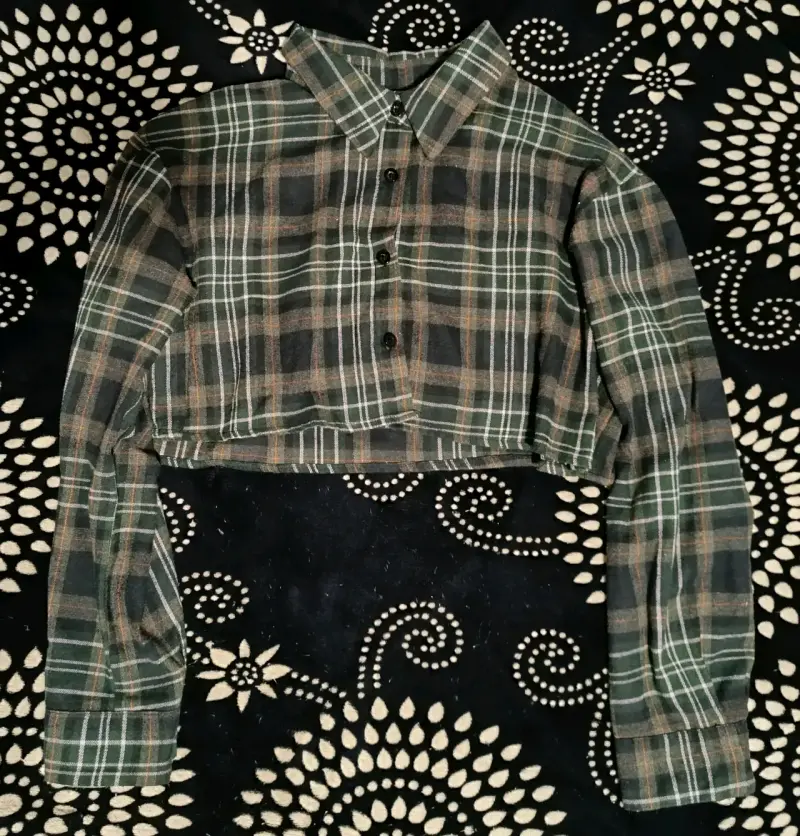 Camisa corta de cuadros para mujer