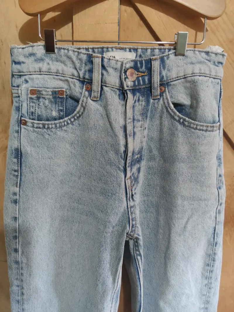 Jeans de mezclilla azul claro Zara para mujer - 2